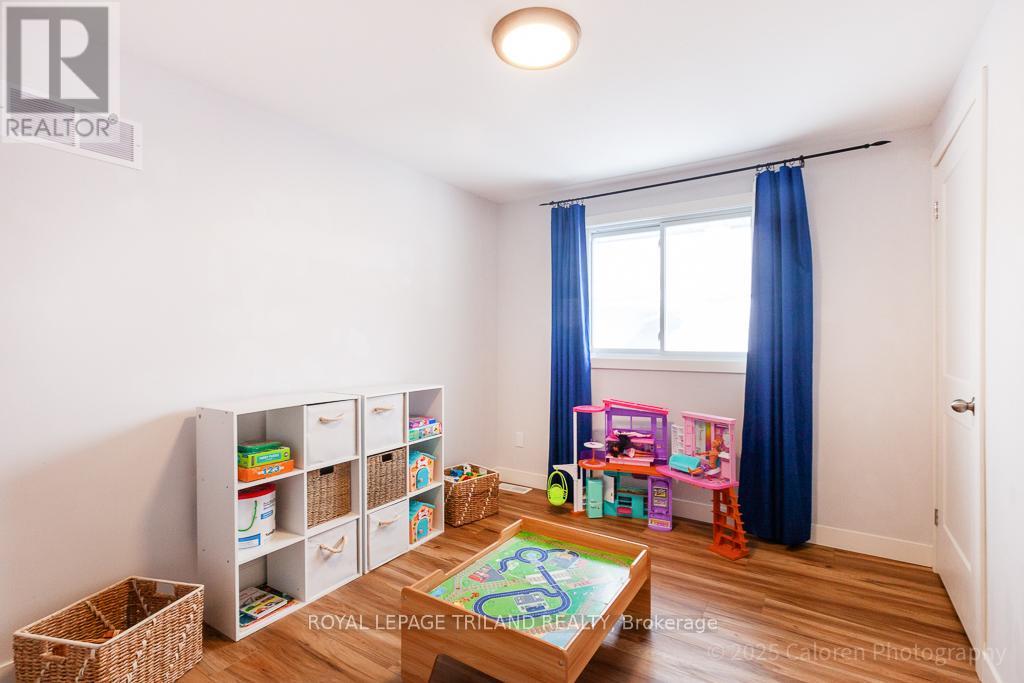 373 Blue Forest Drive, London North, Ontario  N6G 3K1 - Photo 17 - X12793608