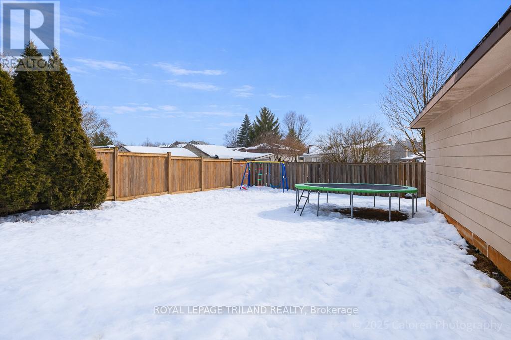 373 Blue Forest Drive, London North, Ontario  N6G 3K1 - Photo 38 - X12793608