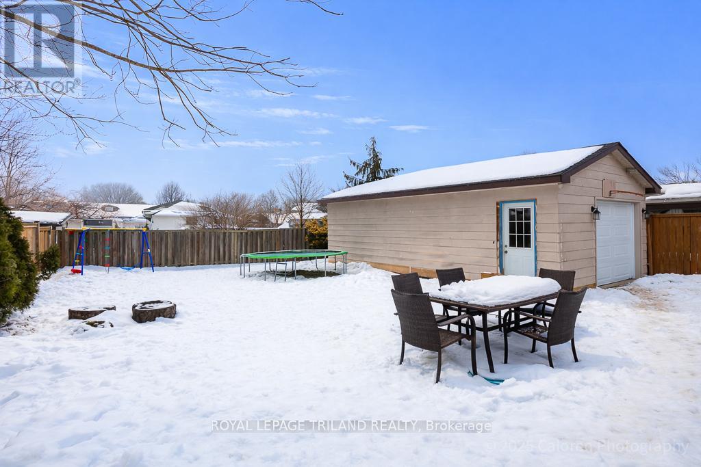 373 Blue Forest Drive, London North, Ontario  N6G 3K1 - Photo 40 - X12793608