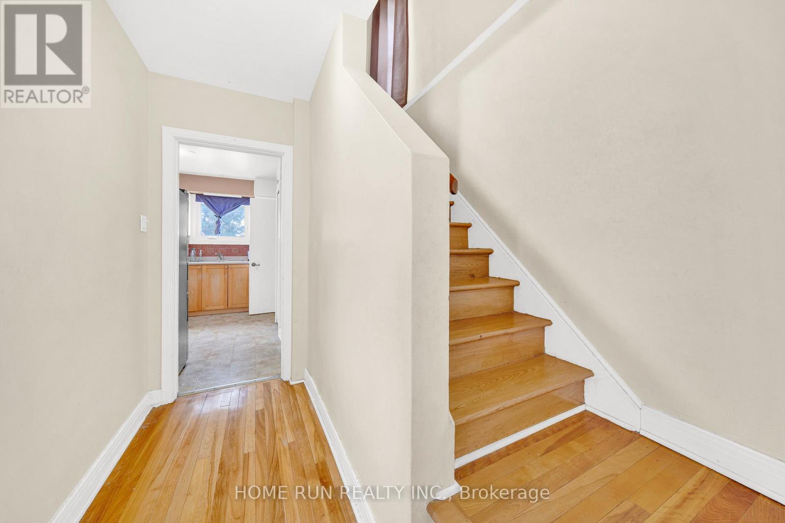 546 Donald Street, Ottawa, Ontario  K1K 1L7 - Photo 5 - X12793692