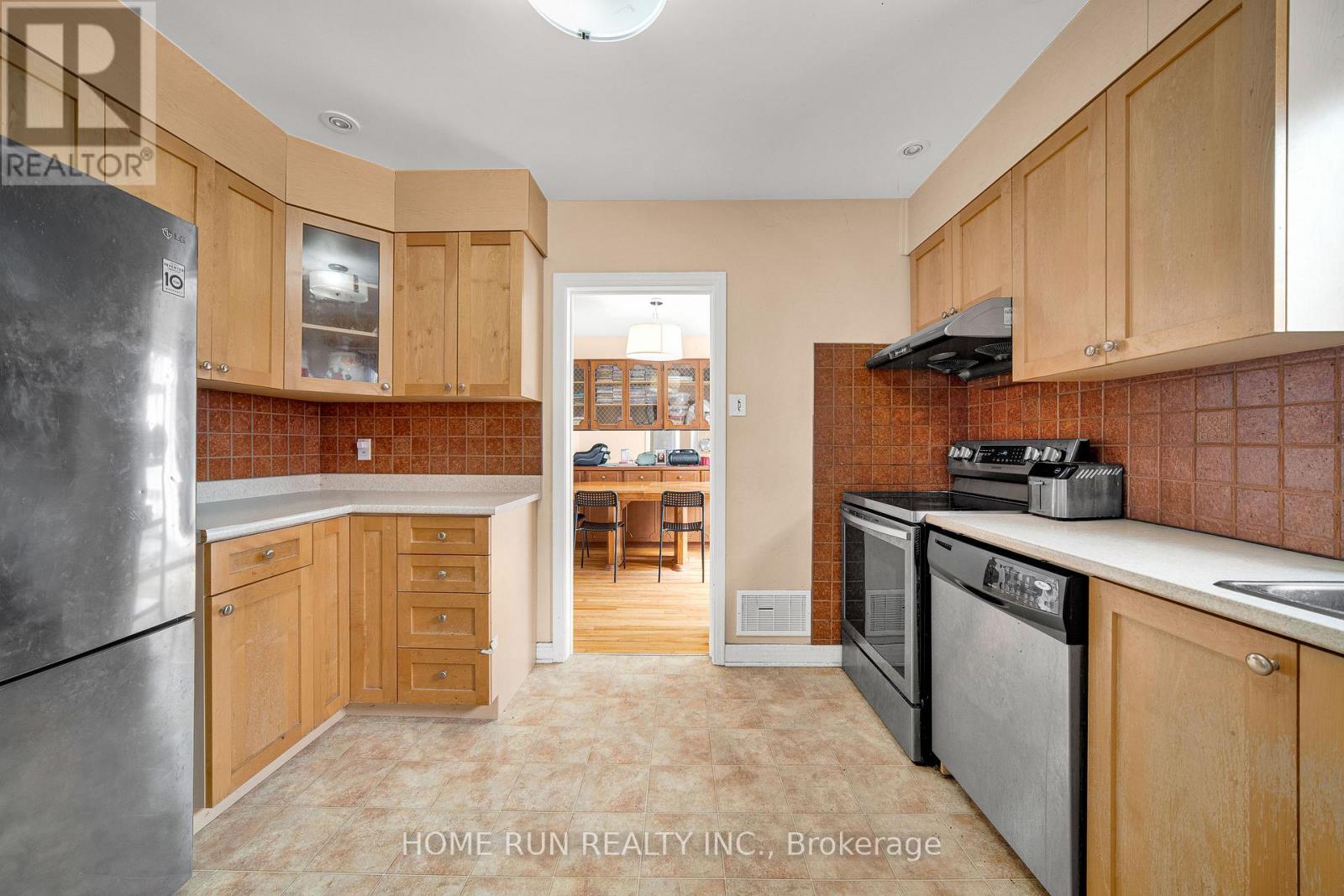 546 Donald Street, Ottawa, Ontario  K1K 1L7 - Photo 9 - X12793692