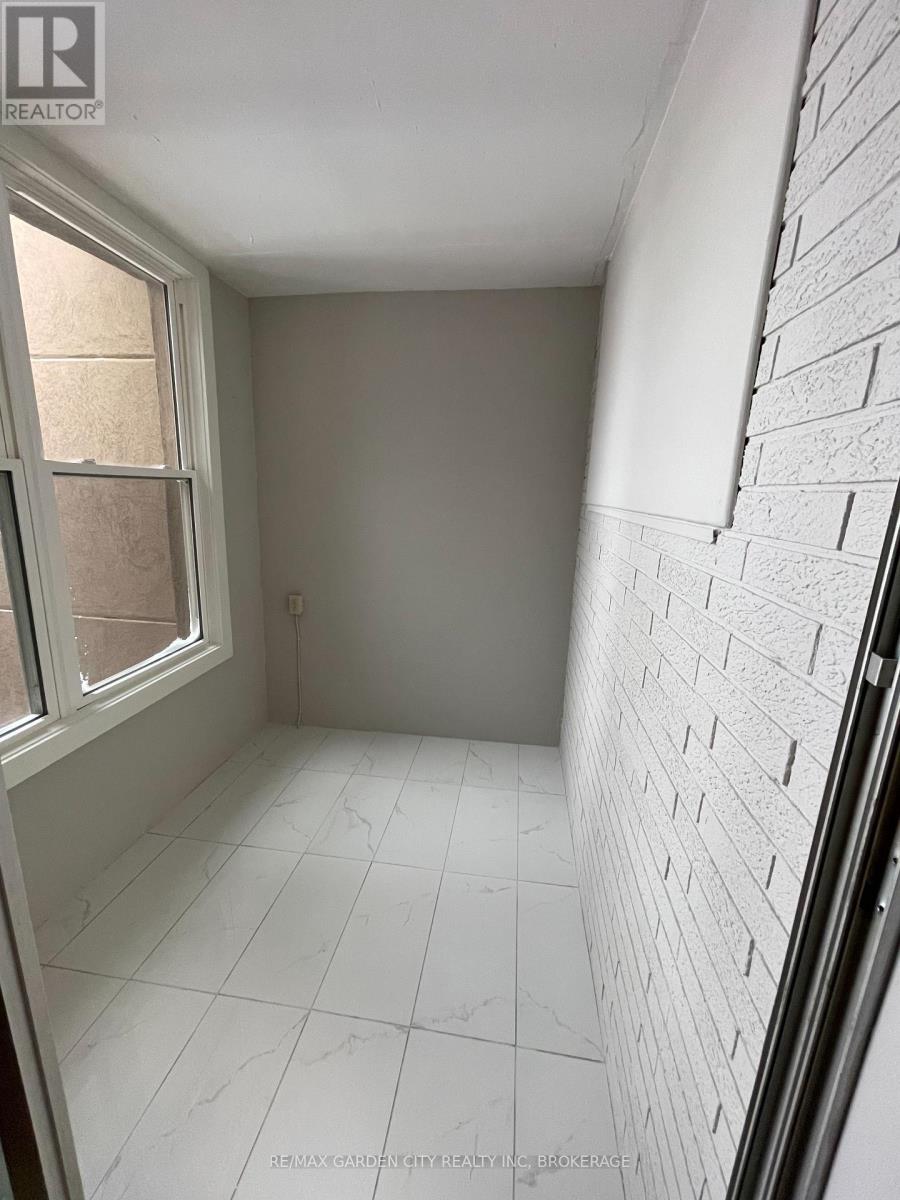 151 Plymouth Road, Welland (Lincoln/crowland), Ontario  L3B 3C8 - Photo 7 - X12793712