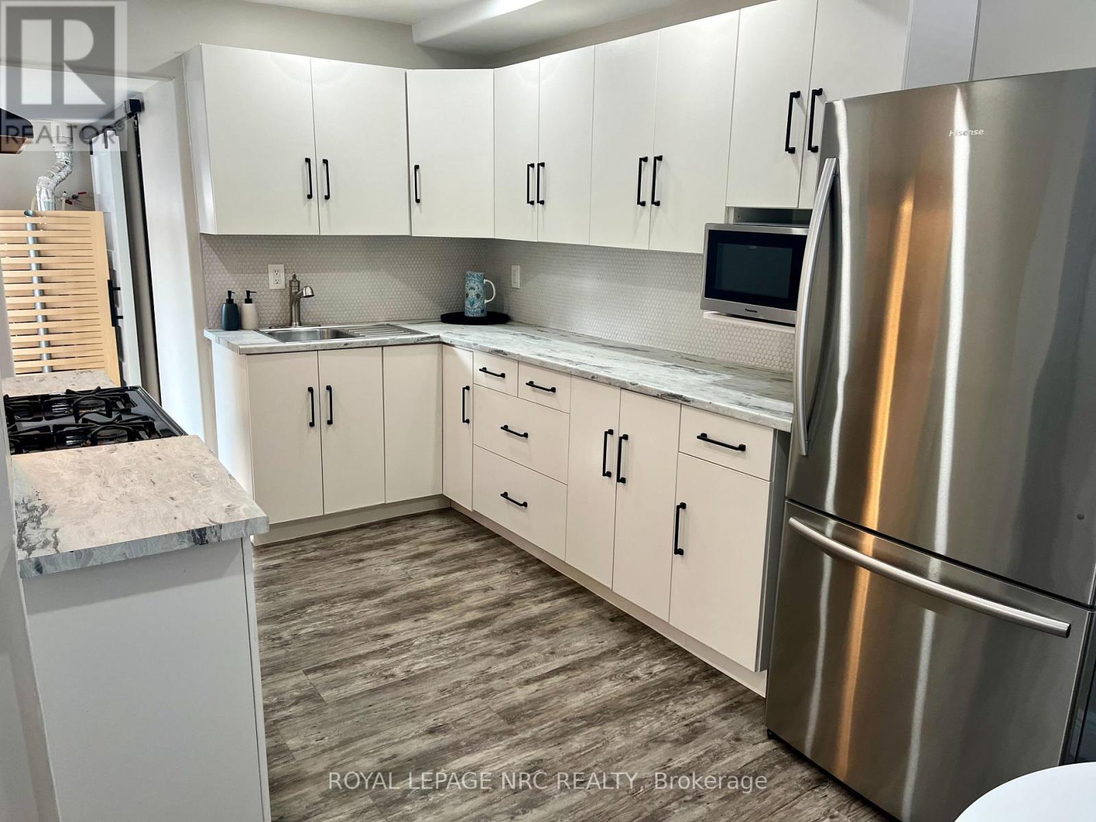 17 Windsor Avenue, Fort Erie, Ontario  L2A 5L8 - Photo 11 - X12793724