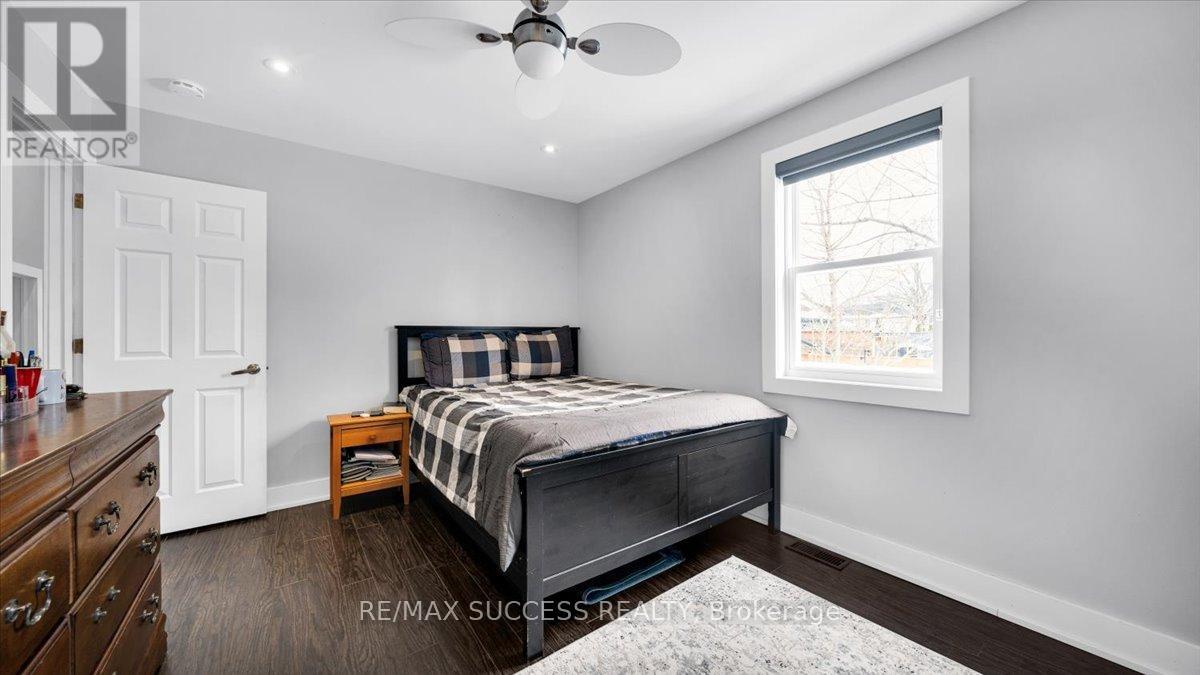 30 Maple Ave N Avenue, Mississauga, Ontario  L5H 2S1 - Photo 16 - W12789064