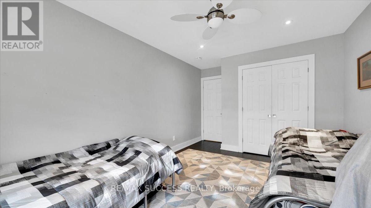 30 Maple Ave N Avenue, Mississauga, Ontario  L5H 2S1 - Photo 22 - W12789064