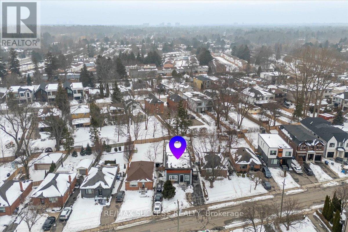 30 Maple Ave N Avenue, Mississauga, Ontario  L5H 2S1 - Photo 38 - W12789064