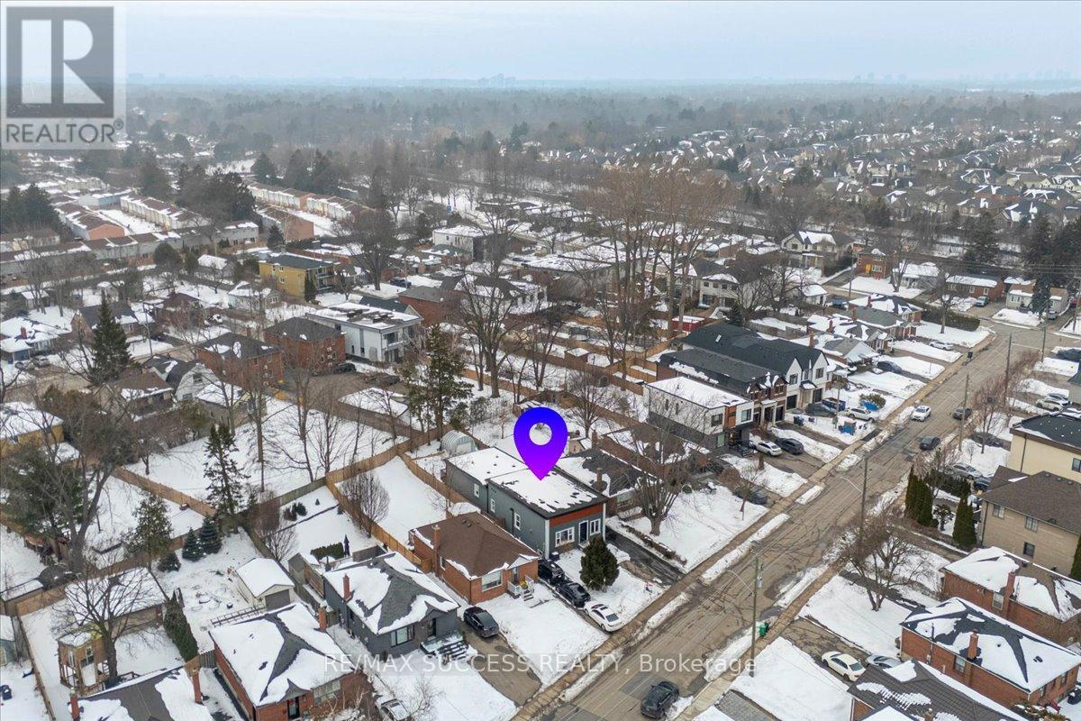 30 Maple Ave N Avenue, Mississauga, Ontario  L5H 2S1 - Photo 37 - W12789064