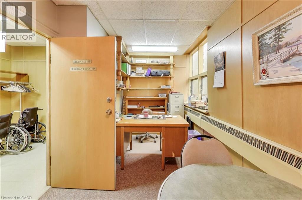 1974 King Street E, Hamilton, Ontario  L8K 1W3 - Photo 16 - 40765266