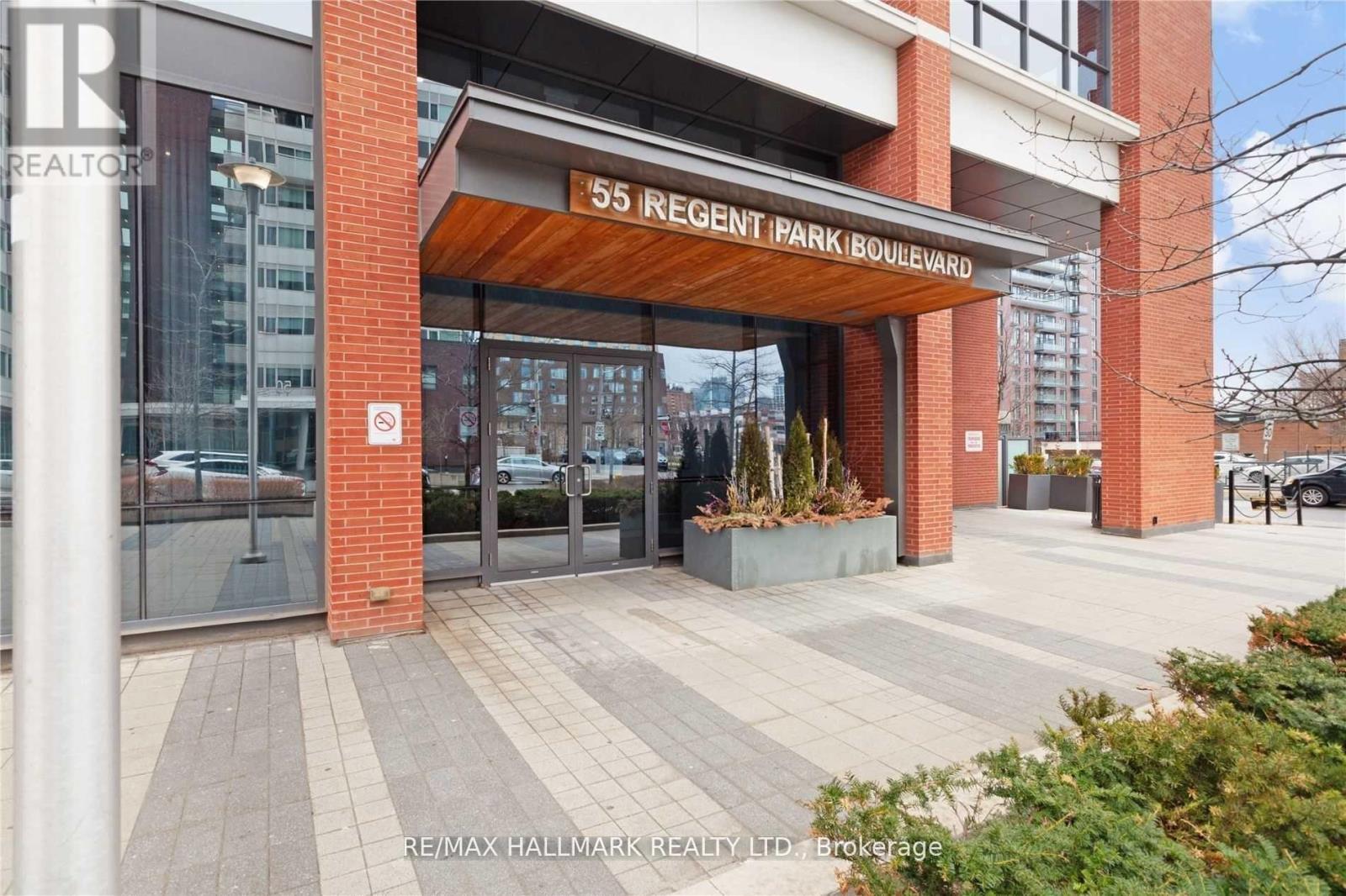 2203 - 55 Regent Park Boulevard, Toronto (Regent Park), Ontario  M5A 0C2 - Photo 2 - C12793488