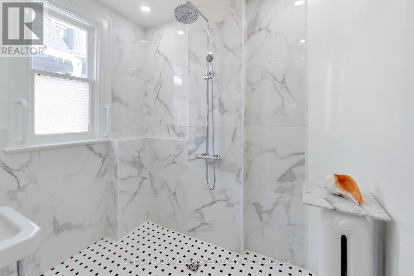 27 Tyrrel Avenue, Toronto (Wychwood), Ontario  M6G 2G1 - Photo 28 - C12793566