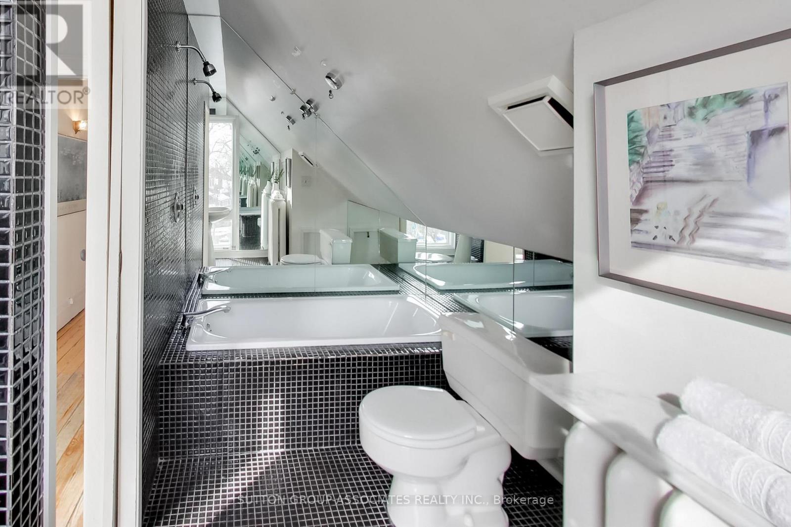 27 Tyrrel Avenue, Toronto (Wychwood), Ontario  M6G 2G1 - Photo 41 - C12793566