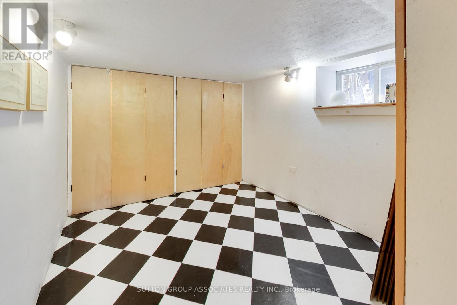 27 Tyrrel Avenue, Toronto (Wychwood), Ontario  M6G 2G1 - Photo 42 - C12793566