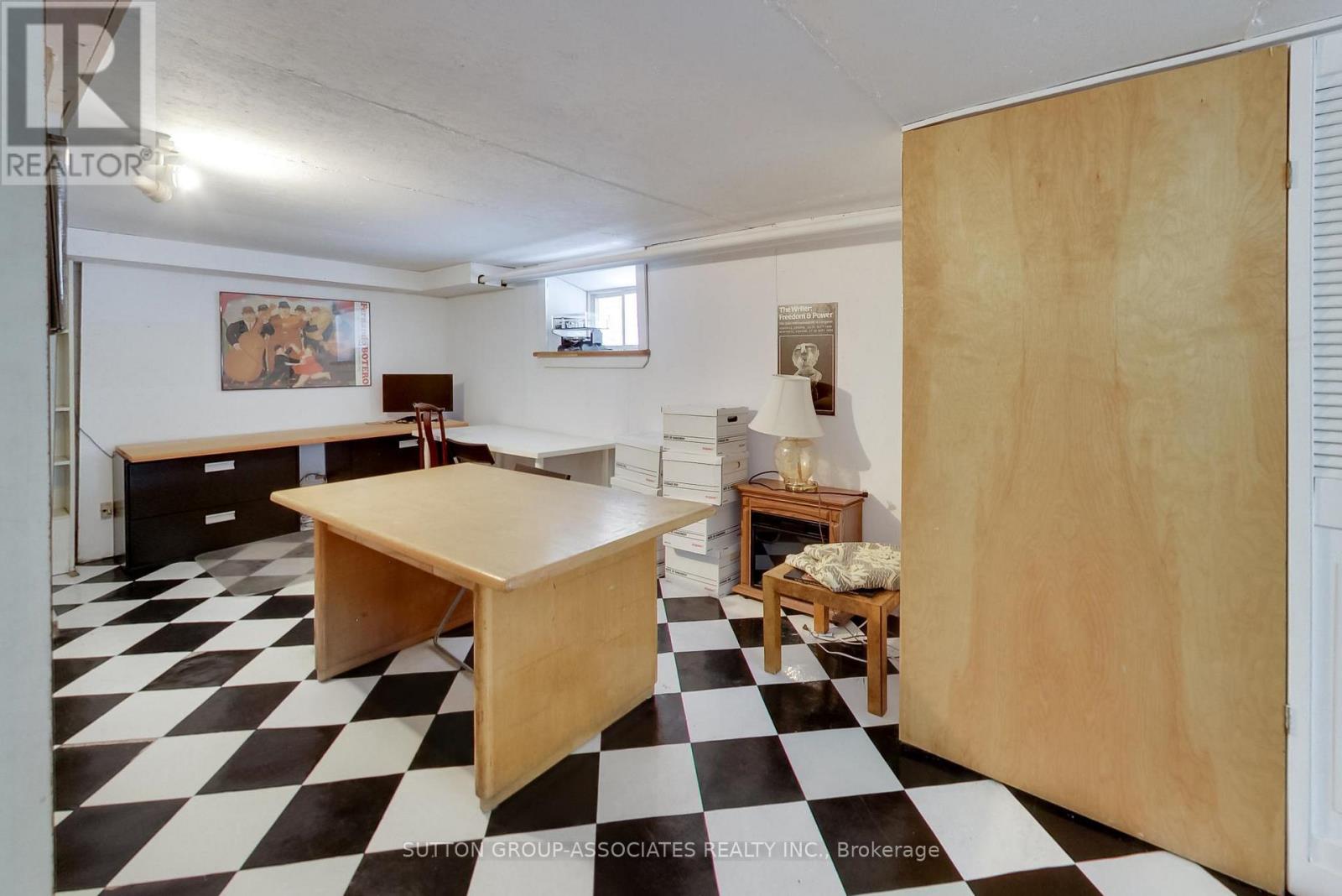 27 Tyrrel Avenue, Toronto (Wychwood), Ontario  M6G 2G1 - Photo 44 - C12793566