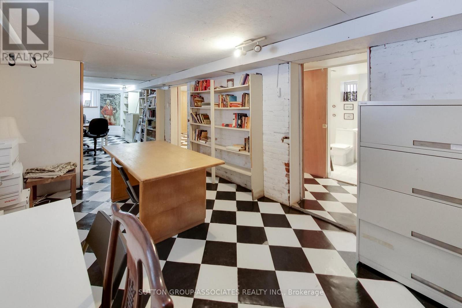 27 Tyrrel Avenue, Toronto (Wychwood), Ontario  M6G 2G1 - Photo 45 - C12793566