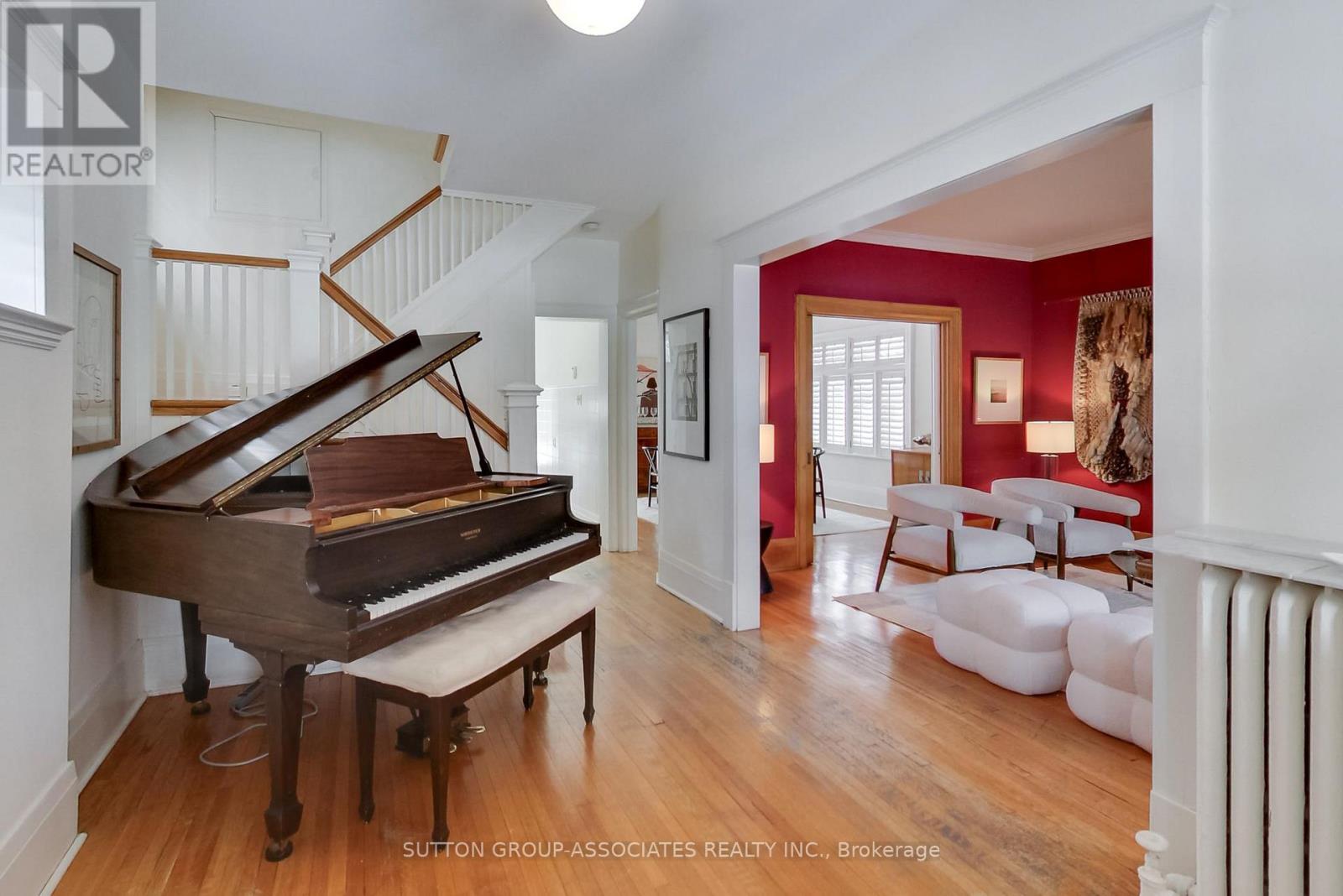 27 Tyrrel Avenue, Toronto (Wychwood), Ontario  M6G 2G1 - Photo 5 - C12793566