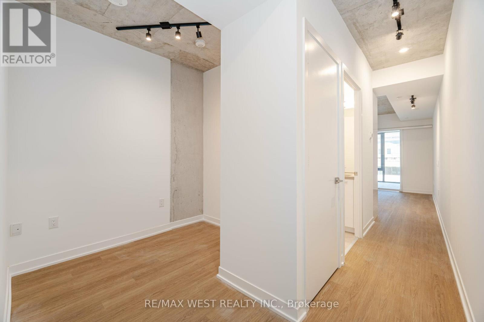 611 - 195 Mccaul Street, Toronto, Ontario  M5T 1W6 - Photo 5 - C12793574