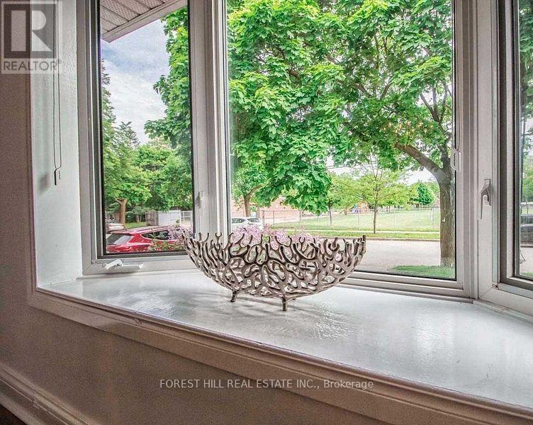 236 Cameron Avenue, Toronto, Ontario  M2N 1E7 - Photo 6 - C12793740