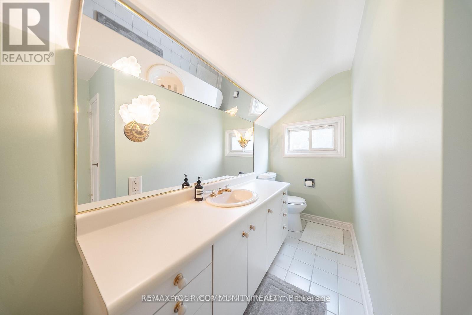 154 Old Yonge Street, Toronto, Ontario  M2P 1P9 - Photo 37 - C12793750