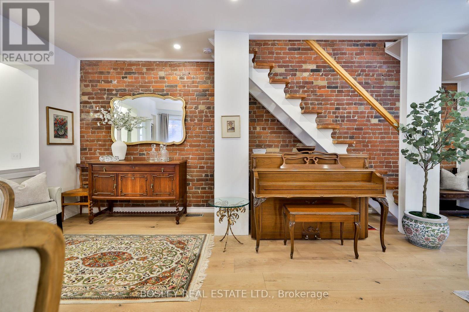 19 Ravina Crescent, Toronto, Ontario  M4J 3L9 - Photo 8 - E12793476