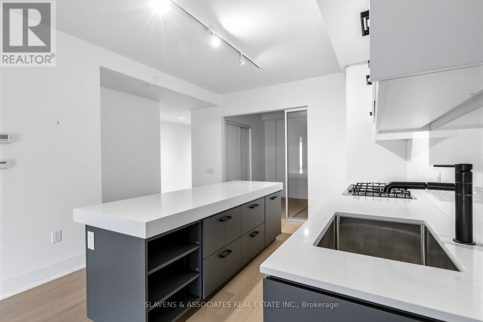 203 - 1888 Queen Street E, Toronto, Ontario M4L 1H4 - Photo 6 - E12793652