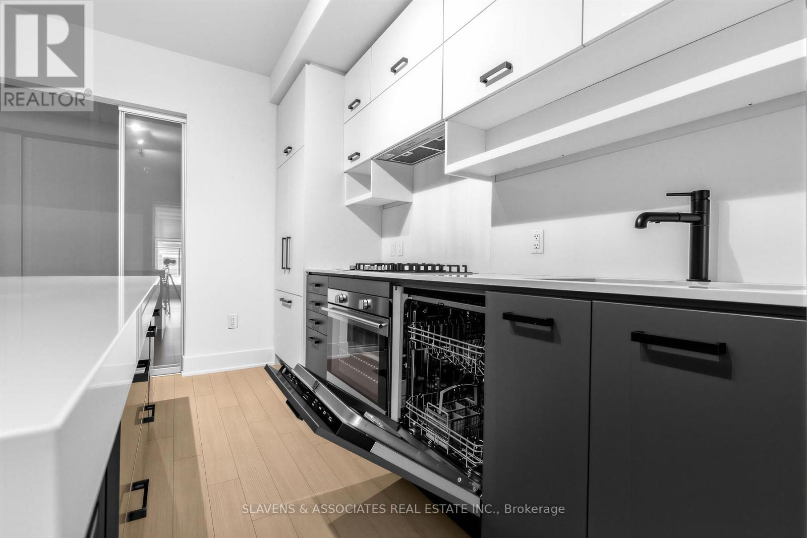 203 - 1888 Queen Street E, Toronto, Ontario M4L 1H4 - Photo 8 - E12793652