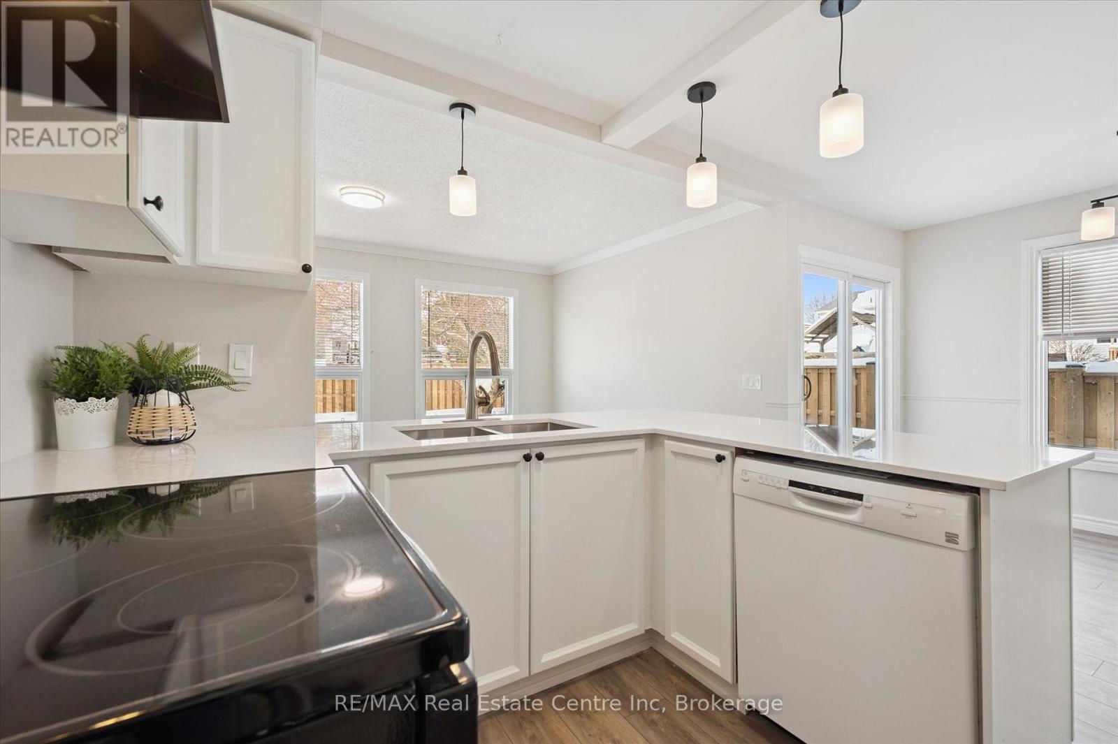 415 Black Street, Centre Wellington, Ontario  N1M 3M7 - Photo 15 - X12789196