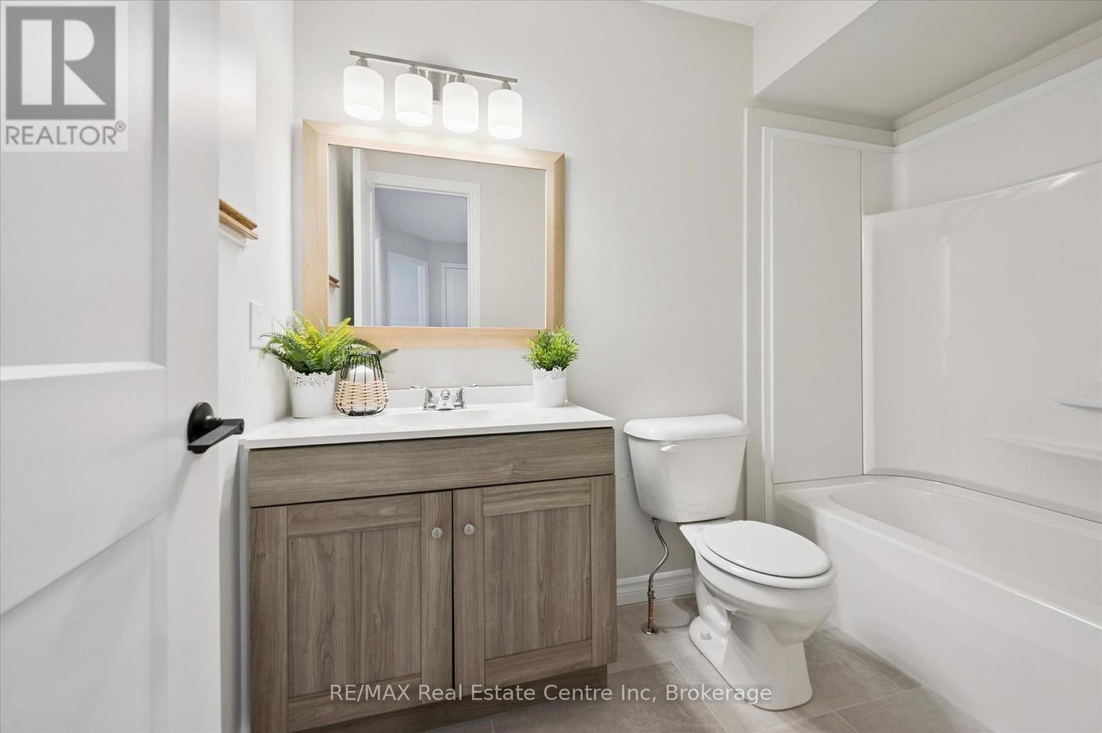 415 Black Street, Centre Wellington, Ontario  N1M 3M7 - Photo 27 - X12789196