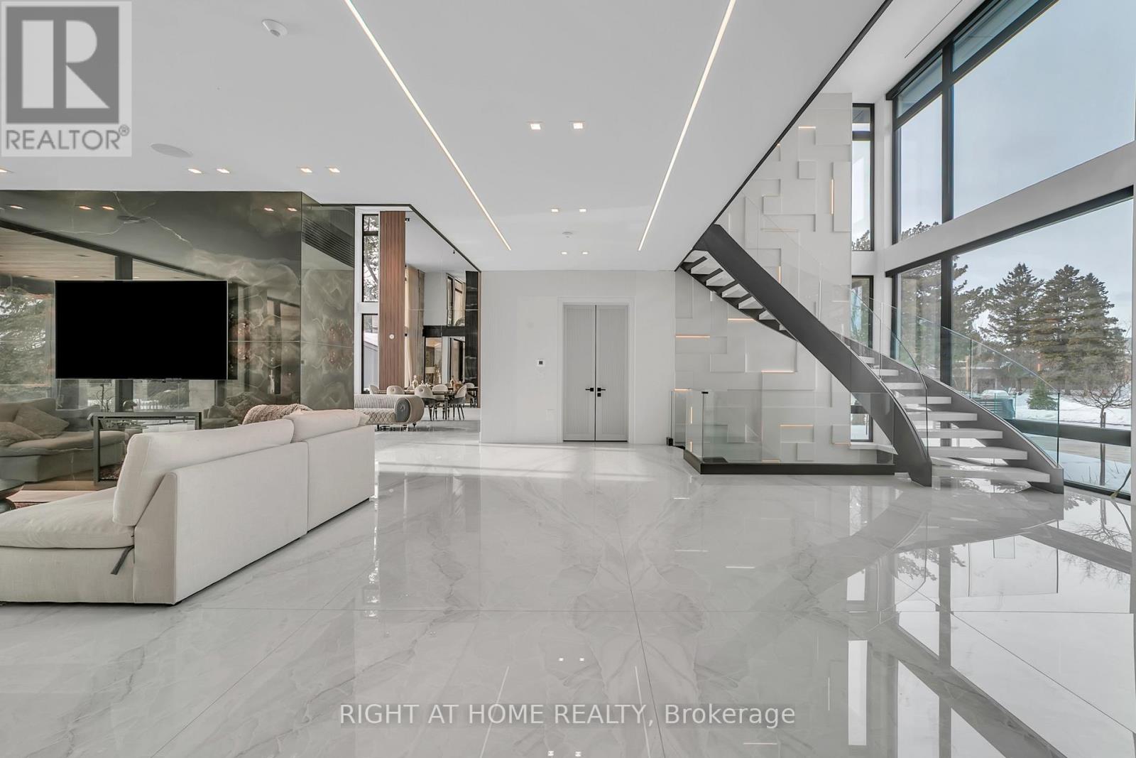 36 Fairway Heights Drive, Markham (Bayview Fairway-Bayview Country Club Estates), Ontario  L3T 3A8 - Photo 10 - N12793530