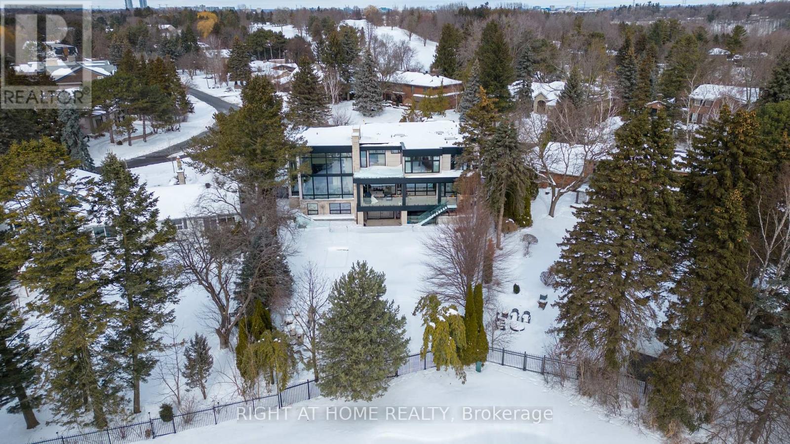 36 Fairway Heights Drive, Markham (Bayview Fairway-Bayview Country Club Estates), Ontario  L3T 3A8 - Photo 2 - N12793530