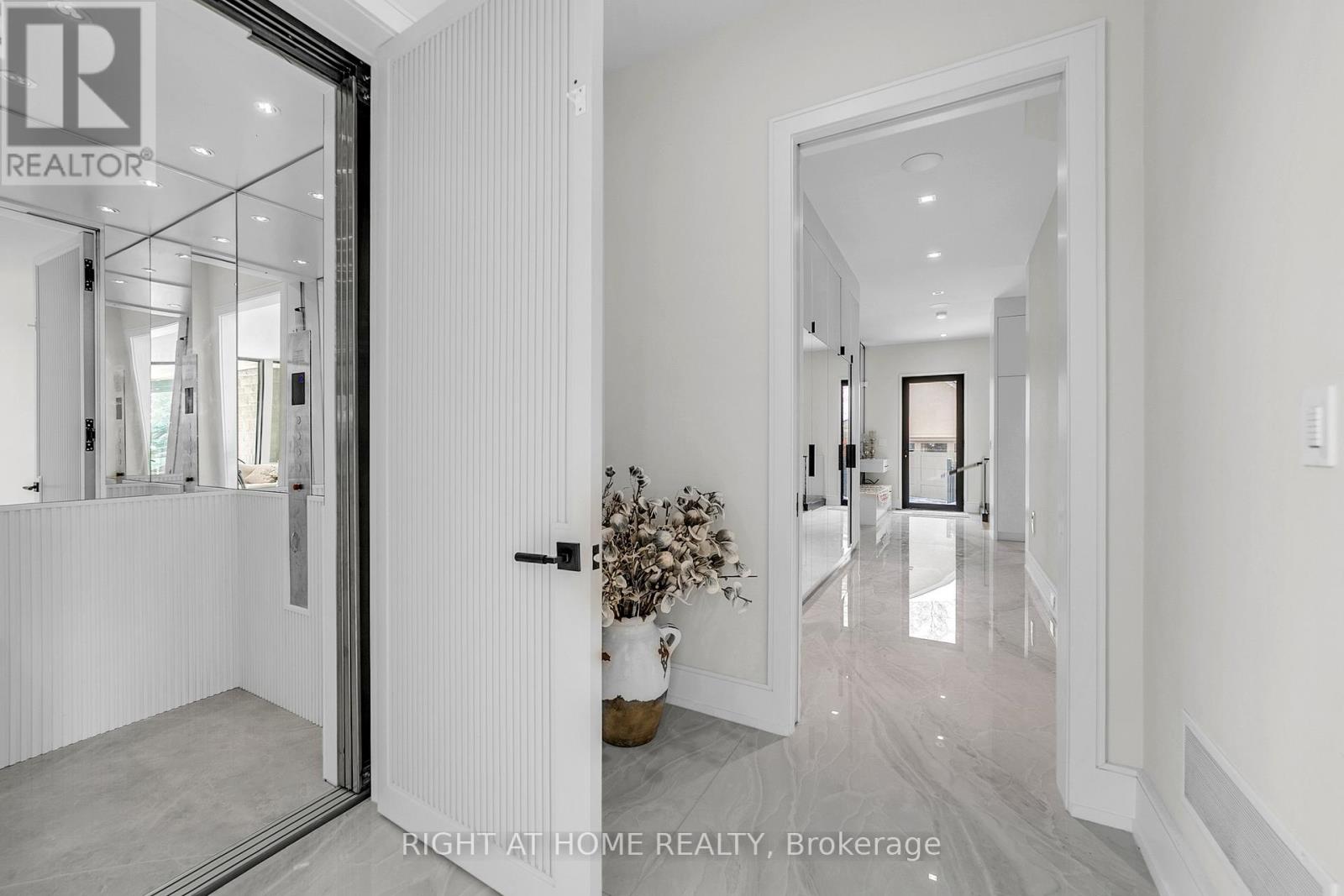 36 Fairway Heights Drive, Markham (Bayview Fairway-Bayview Country Club Estates), Ontario  L3T 3A8 - Photo 21 - N12793530