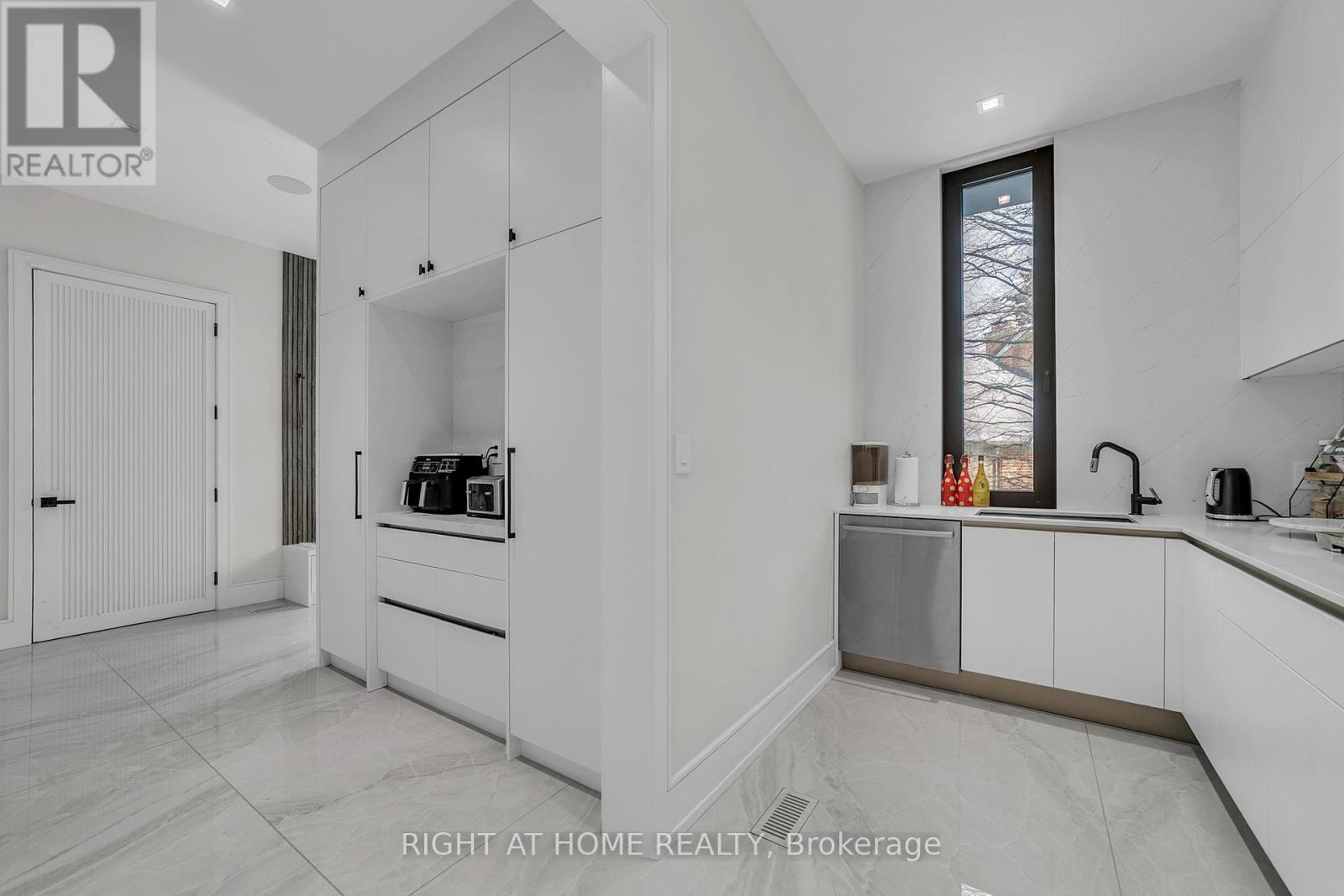 36 Fairway Heights Drive, Markham (Bayview Fairway-Bayview Country Club Estates), Ontario  L3T 3A8 - Photo 22 - N12793530