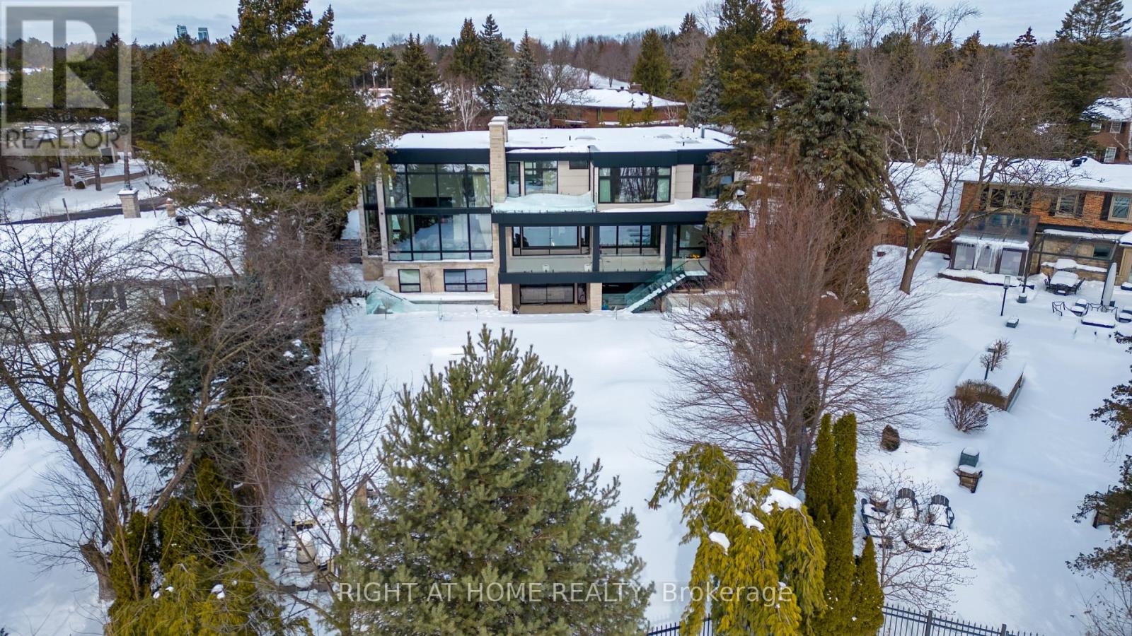 36 Fairway Heights Drive, Markham (Bayview Fairway-Bayview Country Club Estates), Ontario  L3T 3A8 - Photo 3 - N12793530