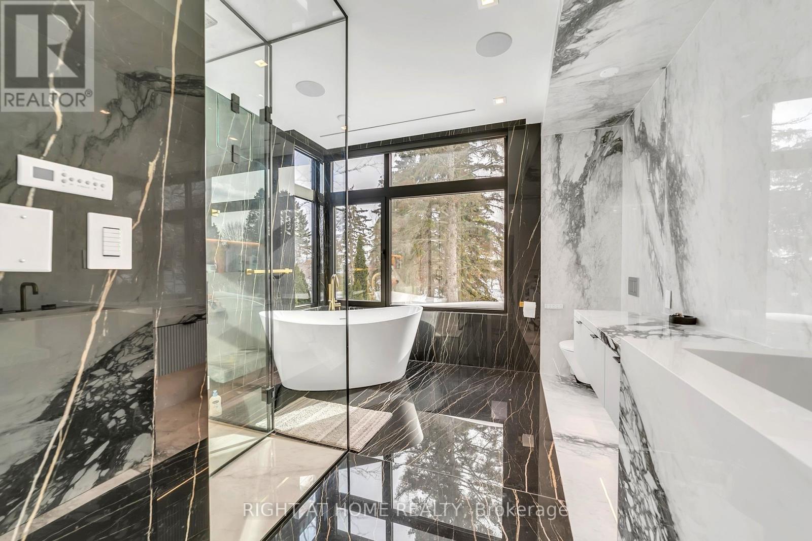 36 Fairway Heights Drive, Markham (Bayview Fairway-Bayview Country Club Estates), Ontario  L3T 3A8 - Photo 35 - N12793530