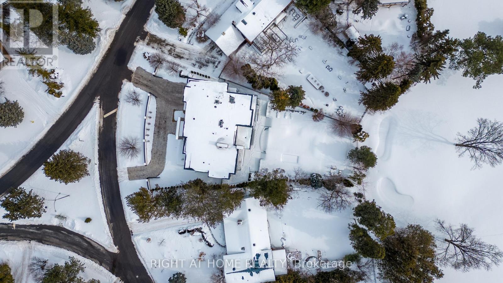 36 Fairway Heights Drive, Markham (Bayview Fairway-Bayview Country Club Estates), Ontario  L3T 3A8 - Photo 4 - N12793530