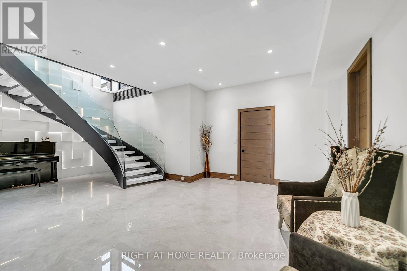 36 Fairway Heights Drive, Markham (Bayview Fairway-Bayview Country Club Estates), Ontario  L3T 3A8 - Photo 41 - N12793530