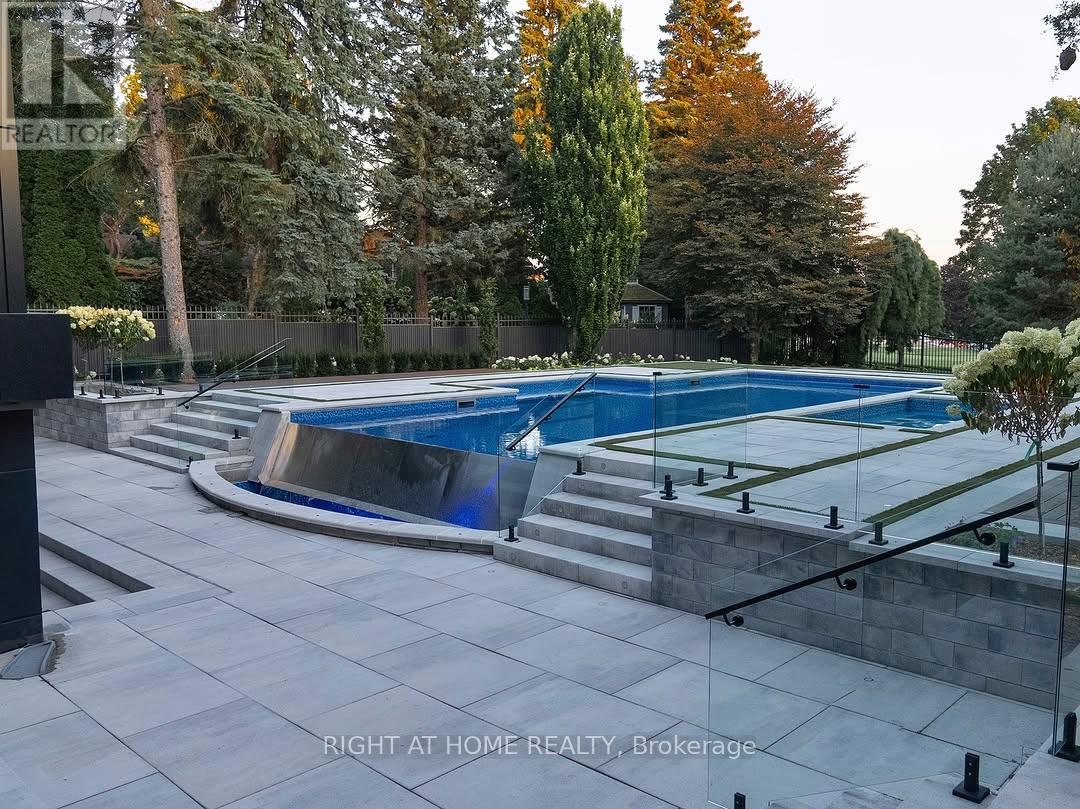 36 Fairway Heights Drive, Markham (Bayview Fairway-Bayview Country Club Estates), Ontario  L3T 3A8 - Photo 6 - N12793530