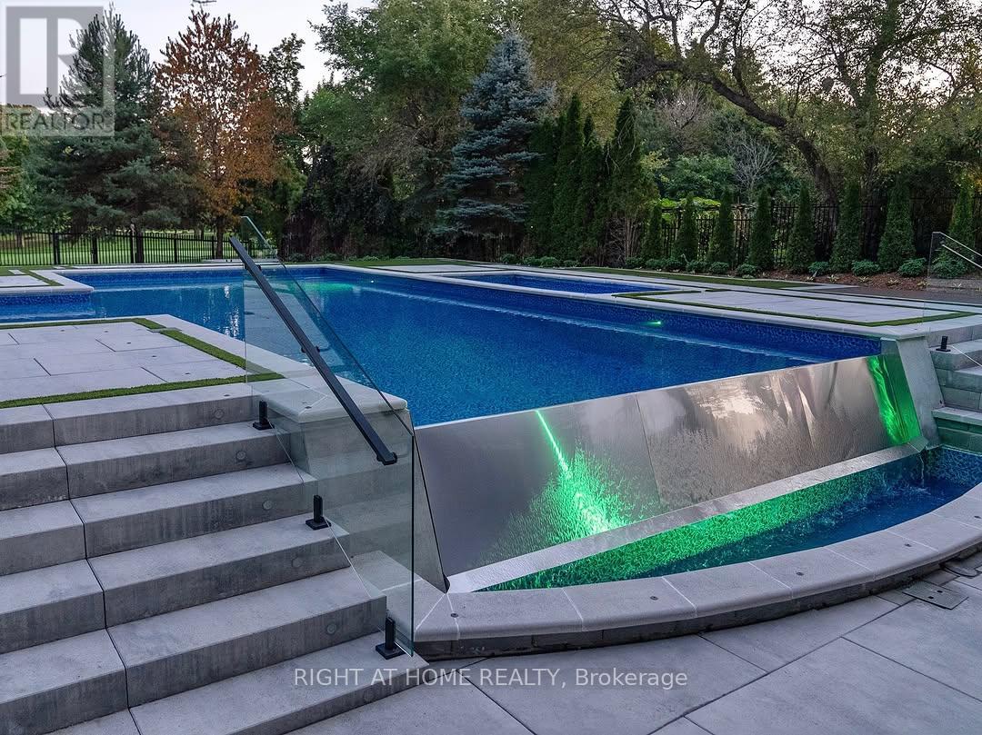 36 Fairway Heights Drive, Markham (Bayview Fairway-Bayview Country Club Estates), Ontario  L3T 3A8 - Photo 8 - N12793530