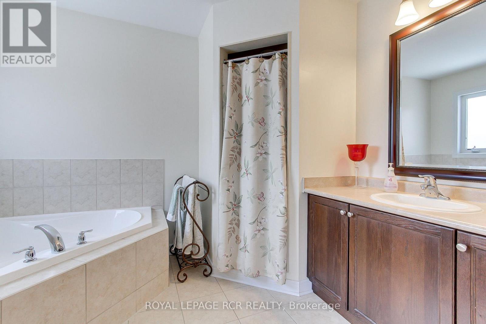 500 Woodspring Avenue, Newmarket (Woodland Hill), Ontario  L9N 0C2 - Photo 35 - N12793562