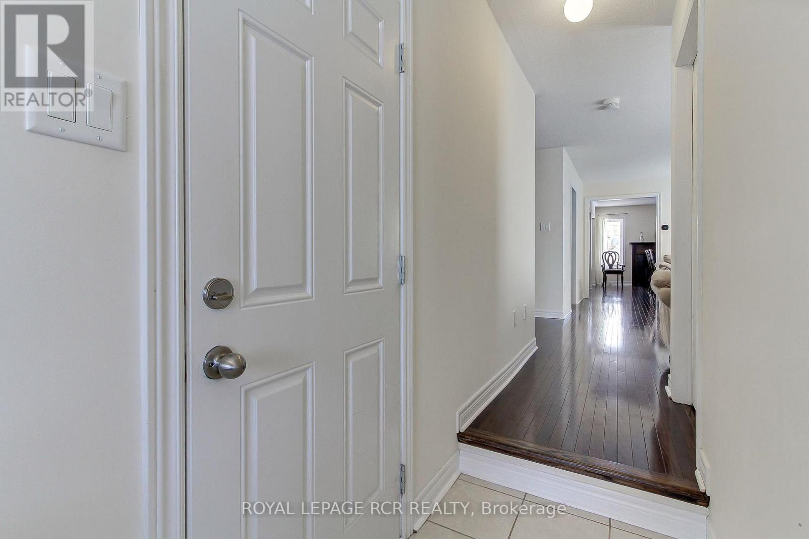 500 Woodspring Avenue, Newmarket (Woodland Hill), Ontario  L9N 0C2 - Photo 9 - N12793562