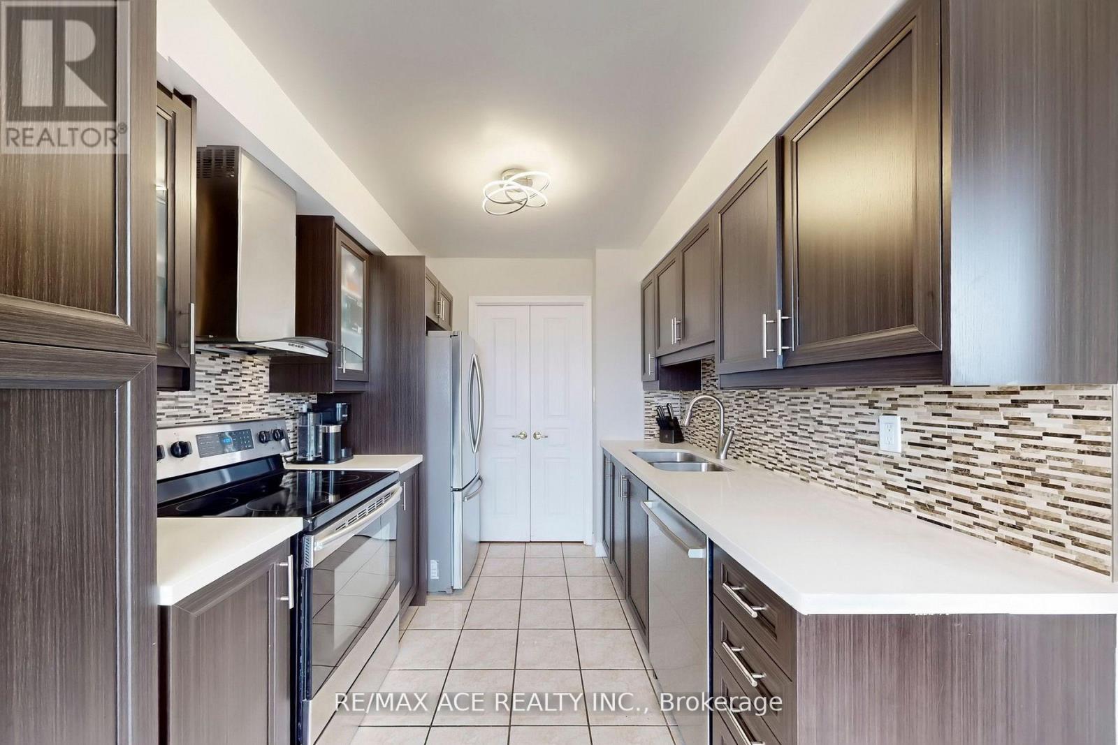 1108 - 29 Northern Heights Drive, Richmond Hill (Langstaff), Ontario  L4B 4L8 - Photo 12 - N12793590