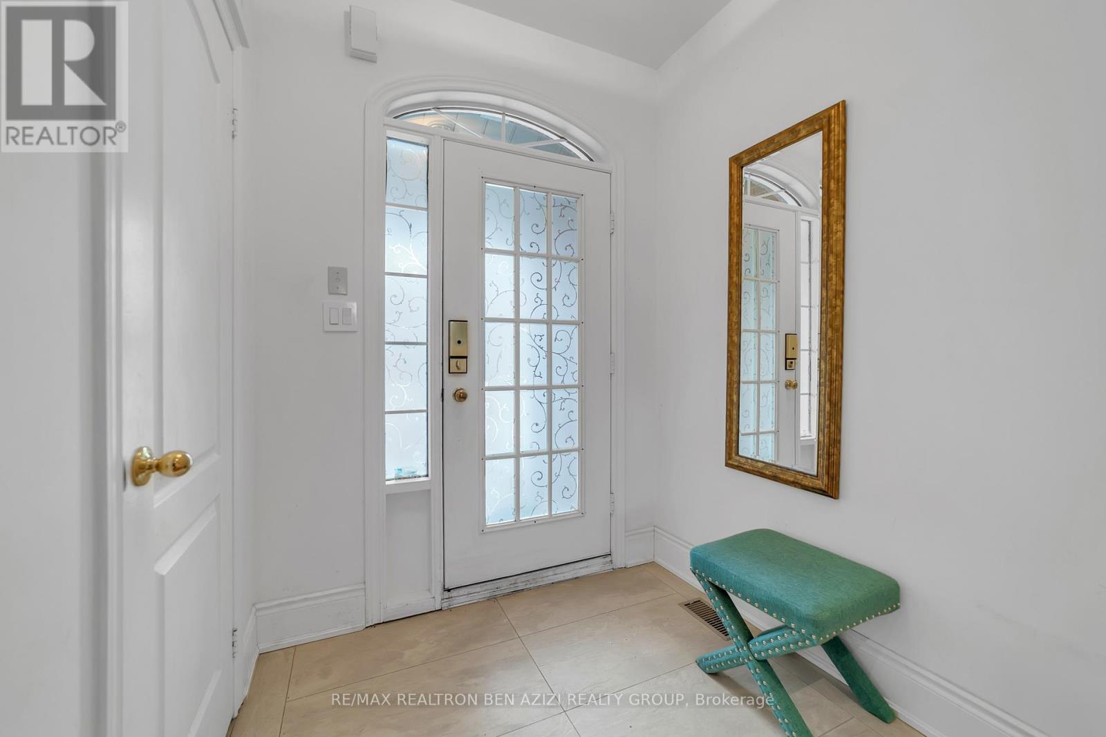 5 - 190 Harding Boulevard, Richmond Hill, Ontario  L4C 0J9 - Photo 3 - N12793752