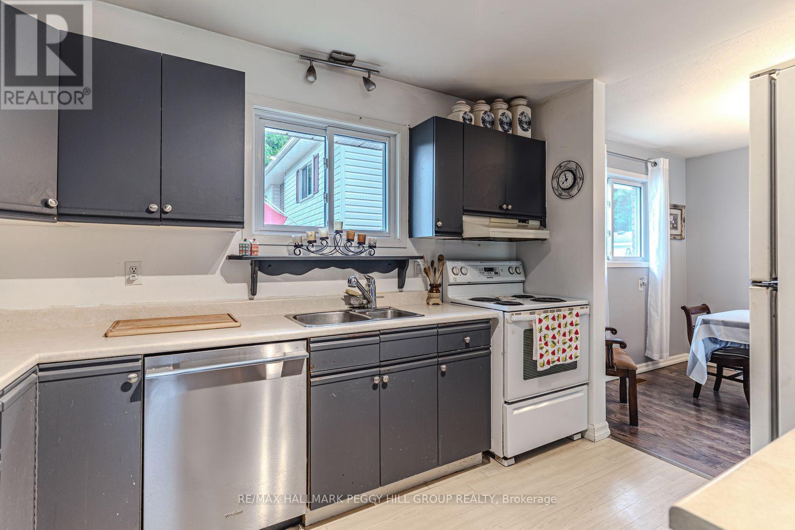 423 Mary Street, Orillia, Ontario  L3V 3G5 - Photo 4 - S12793528