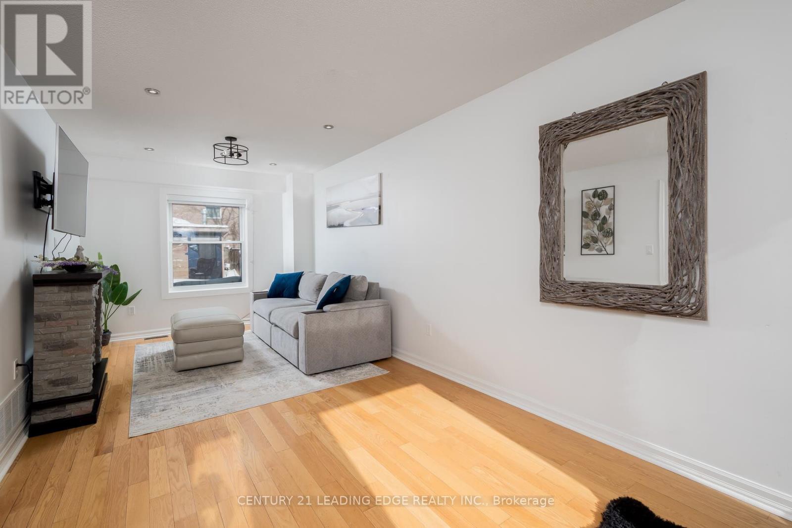 13 Gordon Court, Barrie (West Bayfield), Ontario  L4N 7A4 - Photo 4 - S12793570