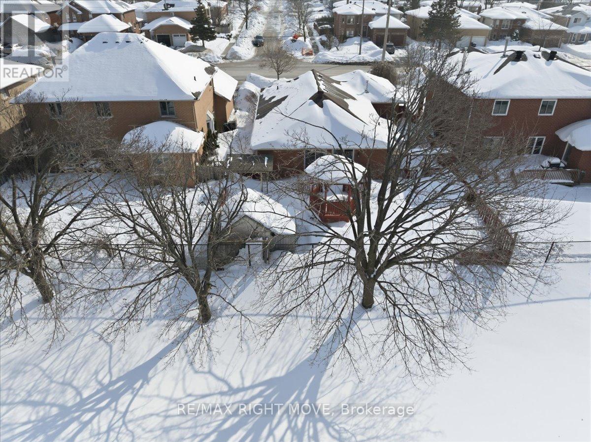 110 Livingstone Street W, Barrie, Ontario  L4N 7J4 - Photo 2 - S12793572