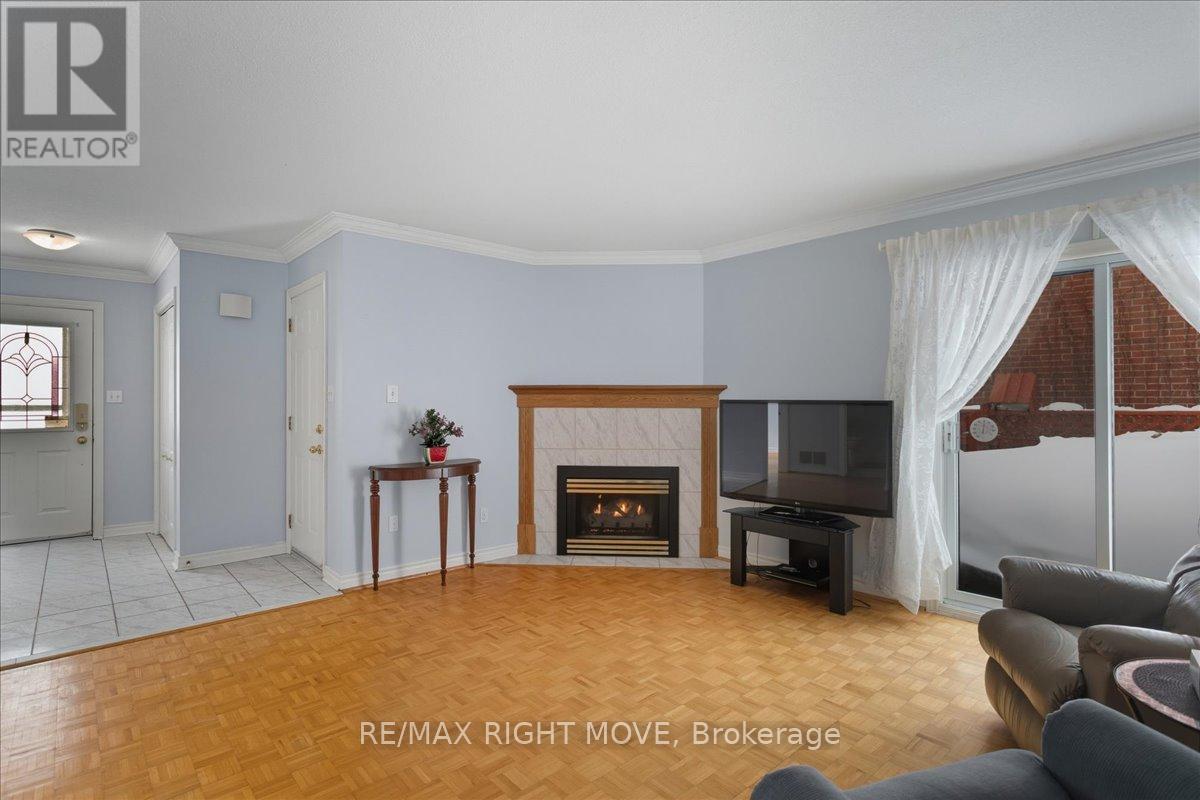 110 Livingstone Street W, Barrie, Ontario  L4N 7J4 - Photo 4 - S12793572