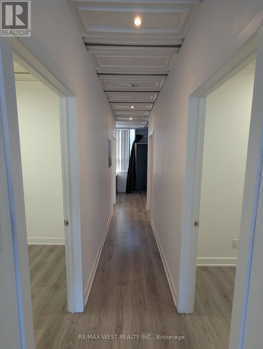 2 - 3267 Bloor Street W, Toronto, Ontario  M8X 1E2 - Photo 6 - W12578488