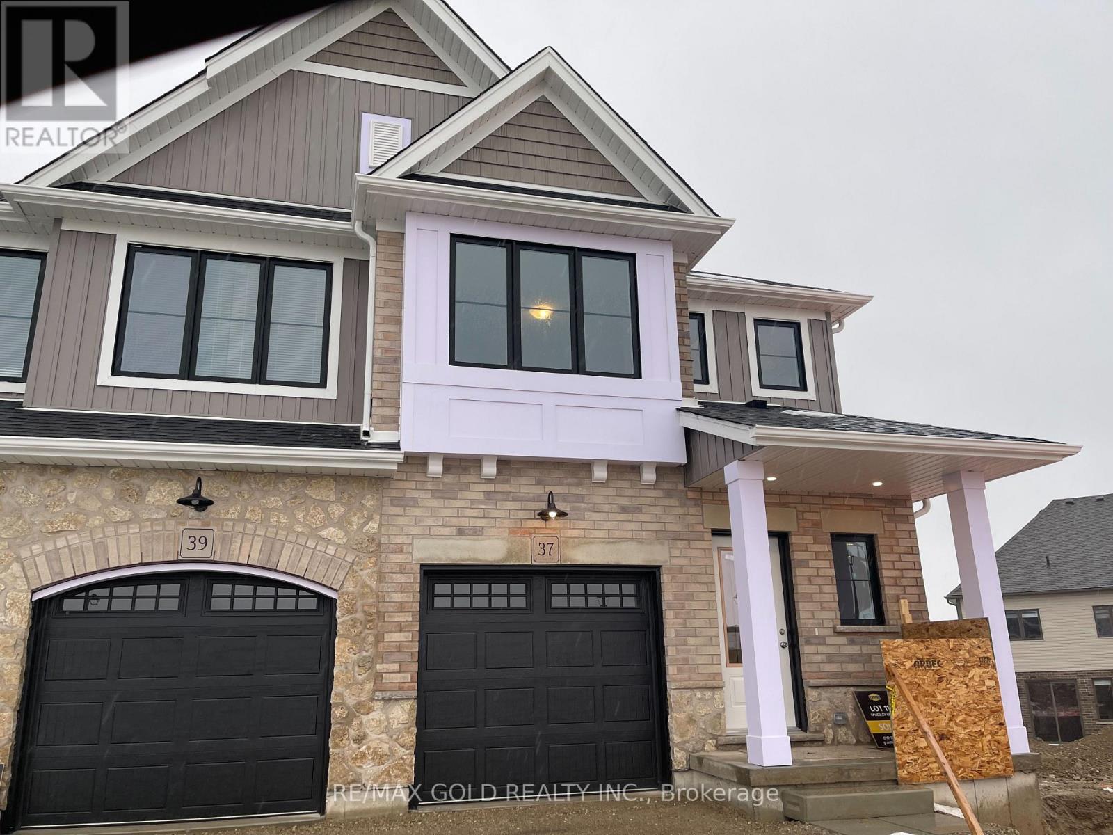 37 HEDLEY LANE, Centre Wellington, Ontario