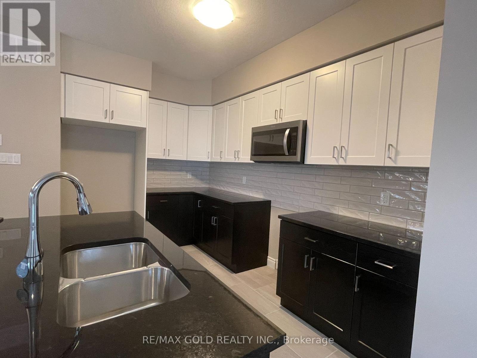 37 Hedley Lane, Centre Wellington, Ontario  N0B 1S0 - Photo 5 - X12788592