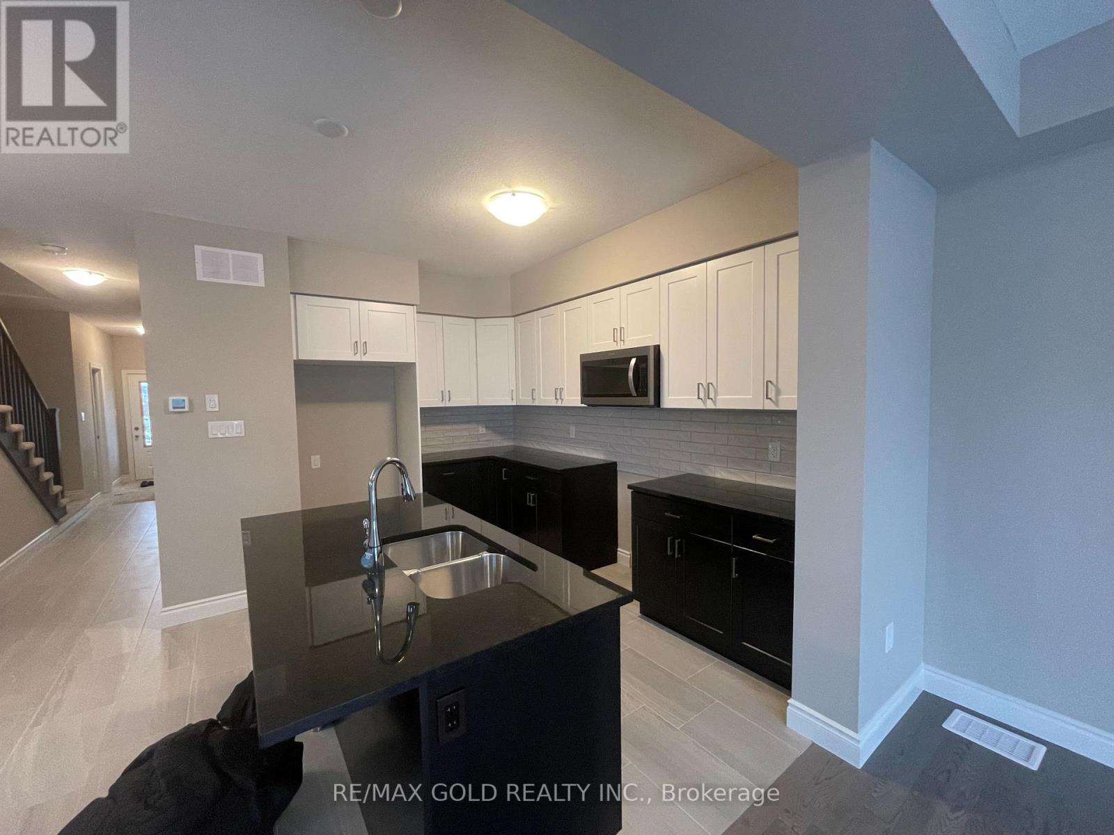 37 Hedley Lane, Centre Wellington, Ontario  N0B 1S0 - Photo 3 - X12788592