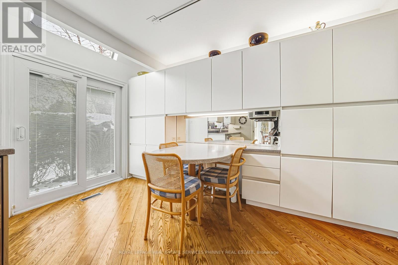 176 Charnwood Drive, Oakville, Ontario  L6J 5H1 - Photo 14 - W12793464